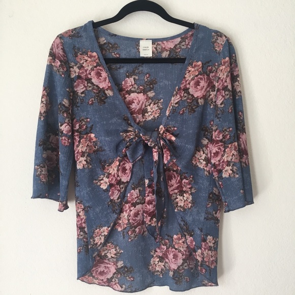 Boho Floral Crop Top & Hollister Short Shorts - Picture 4 of 8